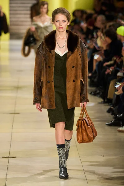 Look 45